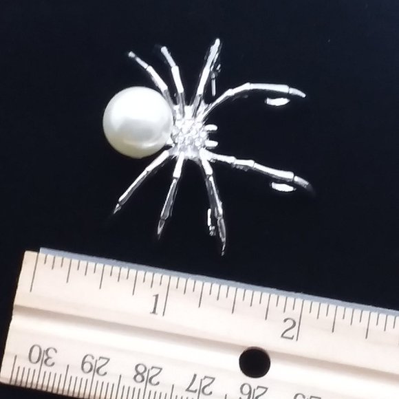 Spider Brooch Pearl Rhinestones Silver Metal Versatle to Pendant Trendy Stylish - Picture 6 of 6